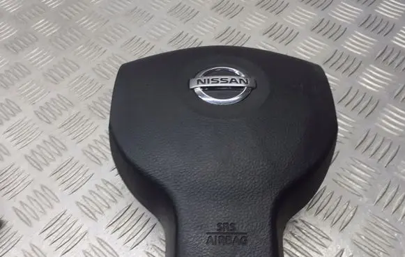 Nissan Tiida C11 Steering wheel airbag