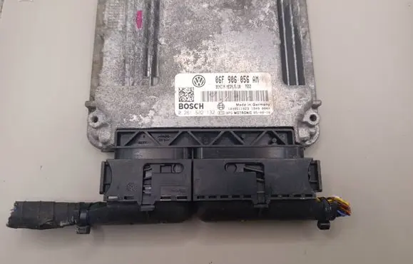 Volkswagen PASSAT B6 Engine control unit/module 06F906056AM 0261S02132 1039S11023