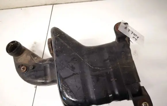 Intake resonator