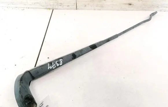 Front wiper blade arm