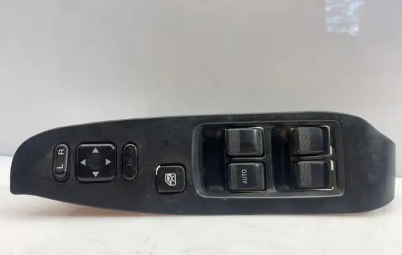 Subaru Legacy Electric window control switch 83071AE020