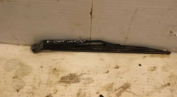 Chrysler Town u0026 Country V Rear wiper blade arm
