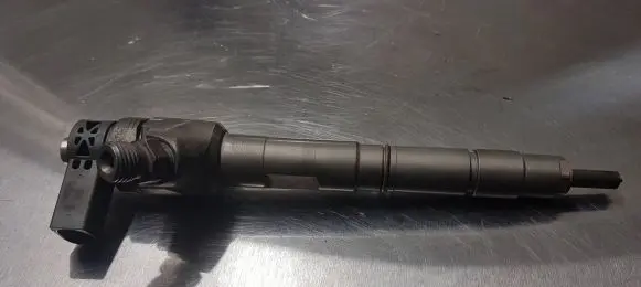 Audi A3 S3 8V Fuel injector 04L130277E