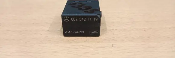 Mercedes-Benz E W211 Other relay 0025421119