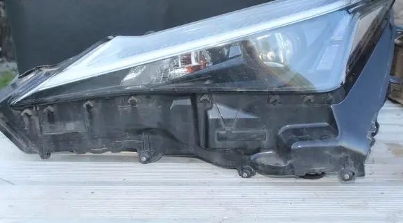 Lexus UX Headlight/headlamp