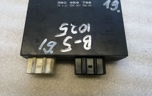 Volkswagen PASSAT B5 Comfort/convenience module 3B0959798 5DK00775600