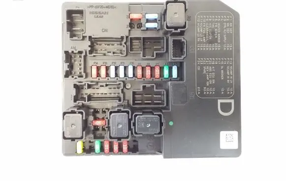 Nissan Navara Fuse module 284B7EB33C