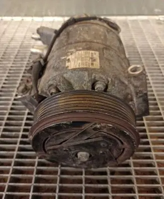 Nissan Qashqai Air conditioning (A/C) compressor (pump) 926001GZ0A MR20DE