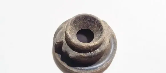 Volkswagen Golf IV Front coil spring rubber mount 1j0512149b