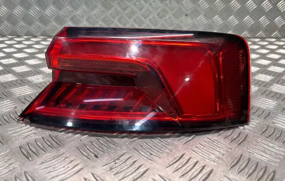 Audi A5 Rear/tail lights 8W6945092D