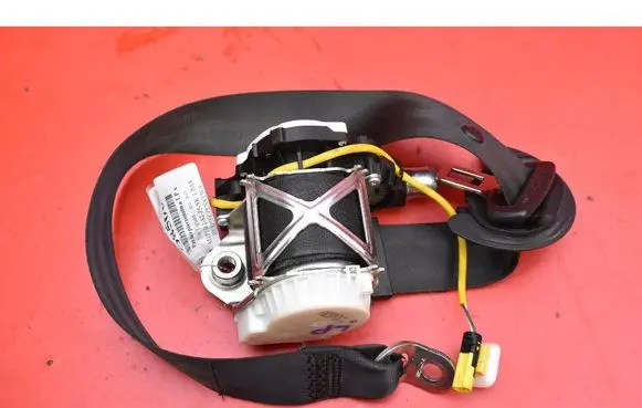 Volkswagen Tiguan Front seatbelt 5N1857705H