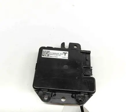 Tesla Model Y USB socket connector 175520000B