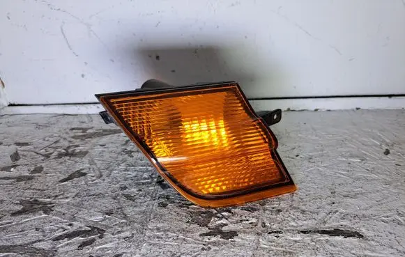 Nissan Micra Front indicator light 89027936