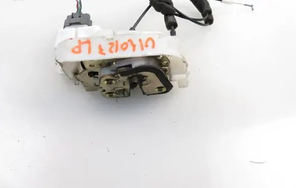 Nissan Pathfinder R51 Front door lock 