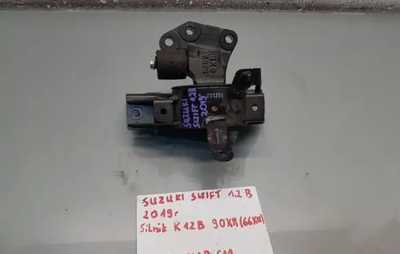 Suzuki Swift III Engine mount vacuum valve 