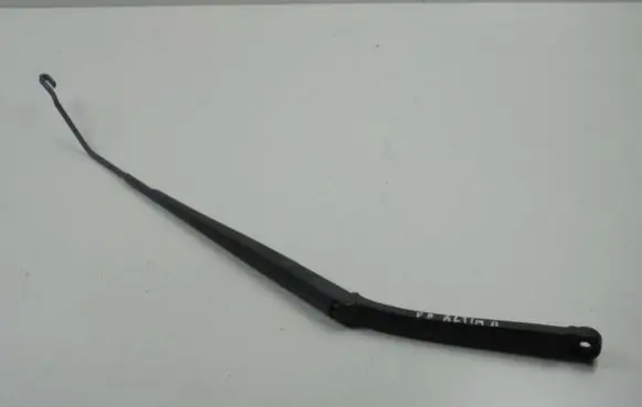 Nissan Altima Front wiper blade arm 89813-595