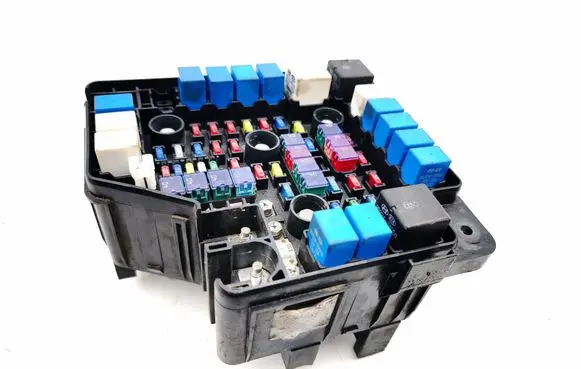 Hyundai Santa Fe Fuse module 919502B100