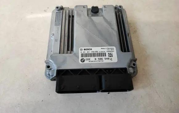 BMW 5 F10 F11 Engine control unit/module 8586540 0281031950