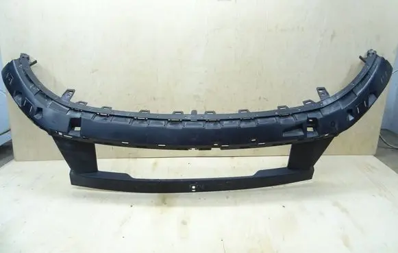 Front bumper mounting bracket