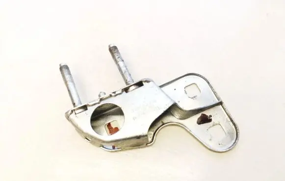 Seat Exeo (3R) Engine mounting bracket 8e2857088c