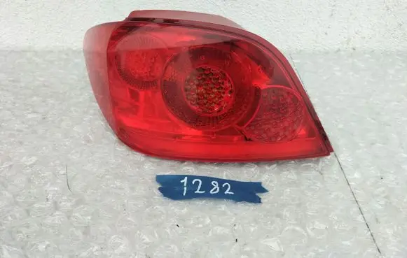 Peugeot 307 Rear/tail lights 557676B