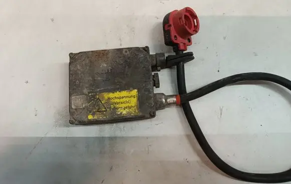 BMW 5 E39 Headlight ballast module Xenon 8387114
