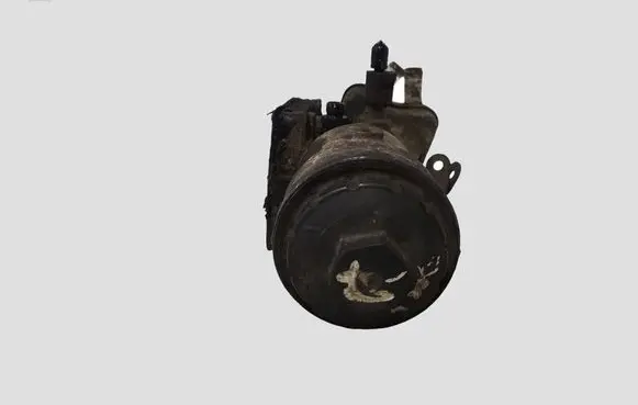 Volkswagen PASSAT B6 Oil filter mounting bracket 045115389E