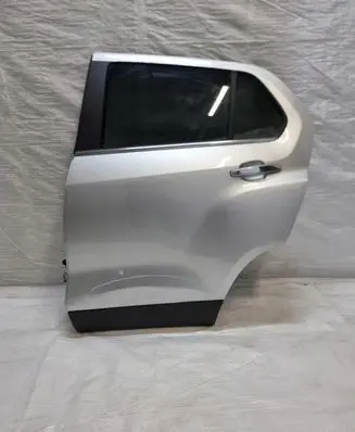 Chevrolet Trax Rear door