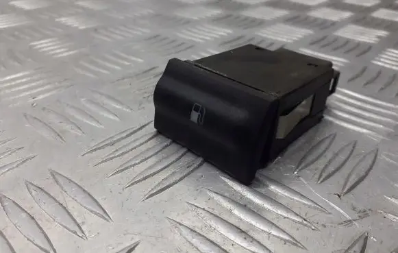 Skoda Octavia Mk1 (1U) Fuel tank opening switch 