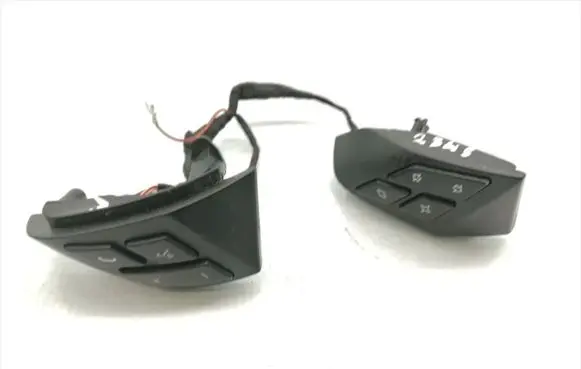 Steering wheel buttons/switches