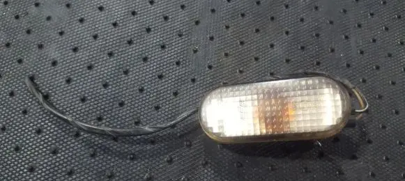 Front fender indicator light