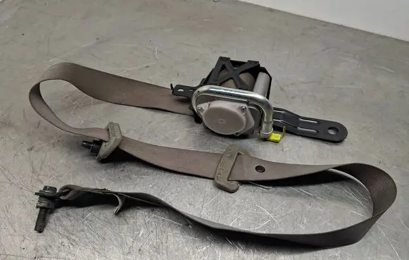 Nissan X-Trail T30 Front seatbelt TKAB2EG392 0430094