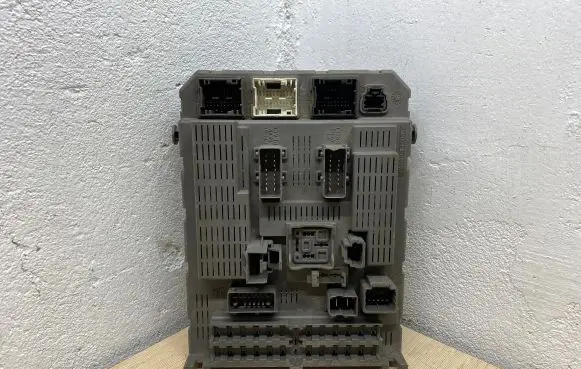 Citroen C5 Fuse module 9647448280