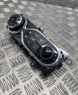 Renault Captur Climate control unit 275100037R 1509071
