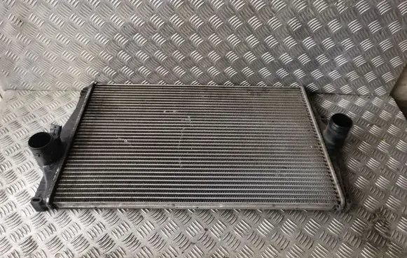 Volvo XC90 Intercooler radiator 8627375 0261230090 8677288