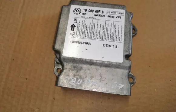 Volkswagen Touran I Airbag control unit/module 1T0909605D 5WK43828