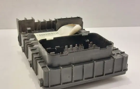 Volkswagen Caddy Fuse box set 1K0937629A