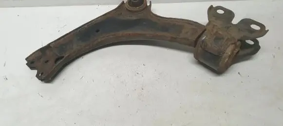 Volvo V70 Front lower control arm/wishbone 6G9N3A052