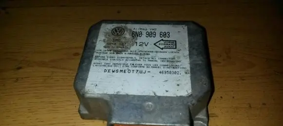 Volkswagen Golf III Airbag control unit/module 6N0909603 5WK4137