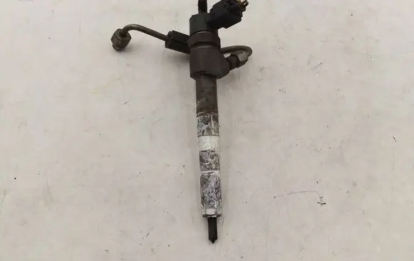 Opel Insignia A Fuel injector 0445110327