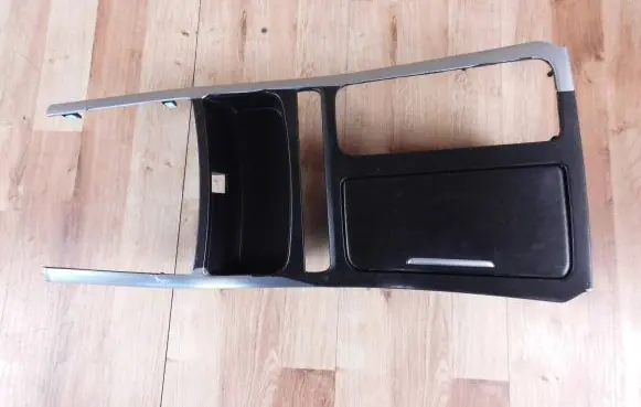 KIA Stinger Center console decorative trim 84670J5000 DH5KY1 51005200