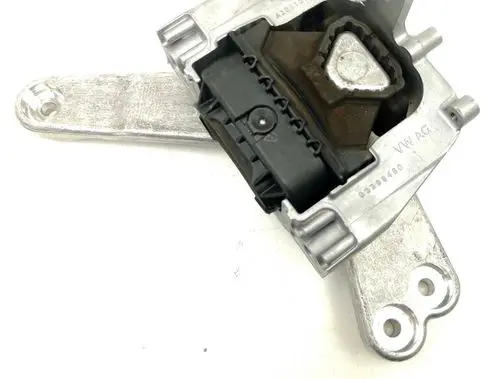 Engine mounting bracket