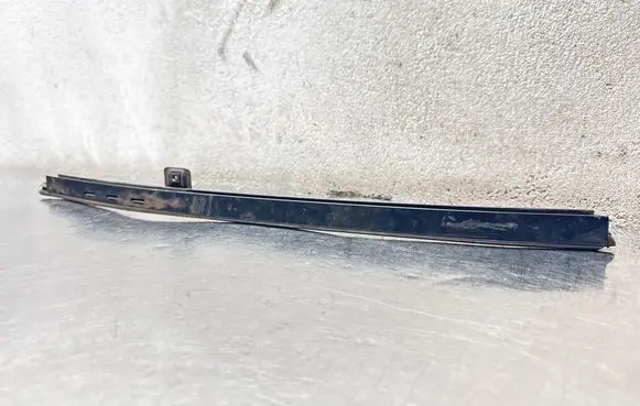 Opel Astra H Rear door windshield rail 24468343