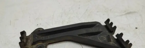 Audi A6 S6 C4 4A Front bumper mounting bracket 4a0807283