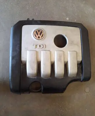 Volkswagen Touran I Engine cover (trim) 03G103925
