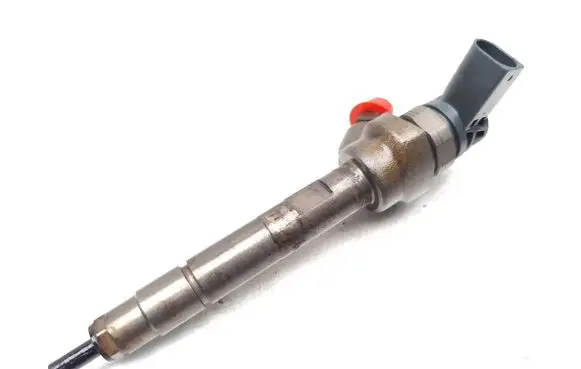 BMW 5 F10 F11 Fuel injector 7810702 0445110382