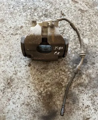 Volkswagen Multivan T5 Front brake caliper