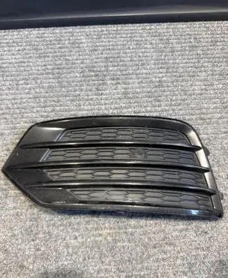 Audi Q3 F3 Front bumper lower grill 8U0807151C 1670207