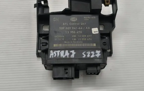 Opel Astra J Xenon control unit/module 13350670