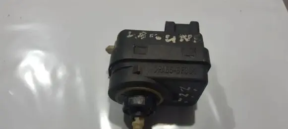 Renault Laguna I Headlight level adjustment motor 